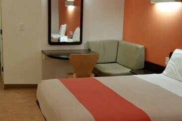 هتل Baymont By Wyndham Williston