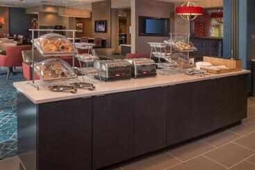 هتل Fairfield Inn & Suites By Marriott Altoona