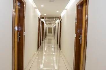 هتل Orange International