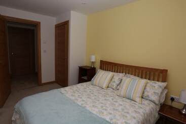 펜션 Holywell Bay B&b