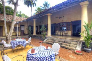 منتجع The Dutch House