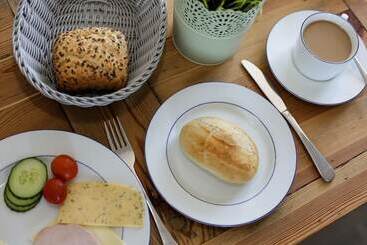 مبيت وإفطار & Ferienunterkünfte Hus Seeblick