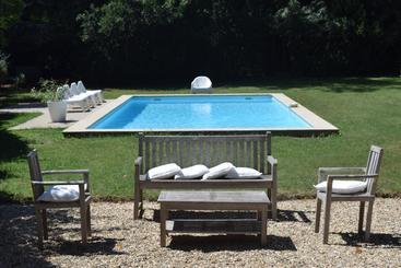 مبيت وإفطار Les Cèdres Chambres D Hôtes