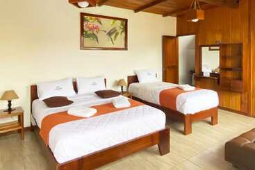 Hotel La Posada De Mindo