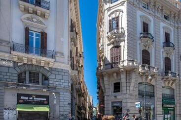 هتل Moncada Suites & Apartments