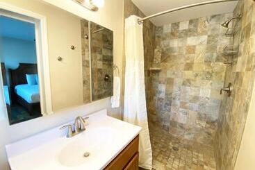 فندق Nautical Watch