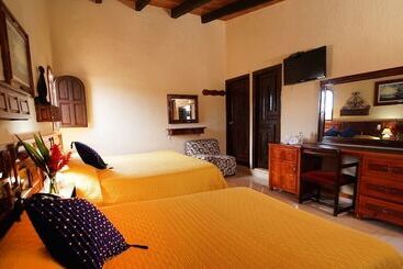 Hotel Palacio De Moctezuma