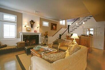 Cannon Beach Hotel Collection