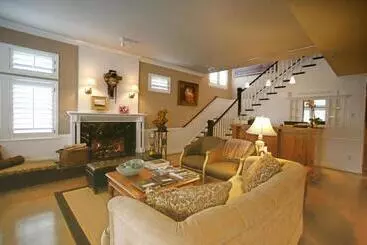 Cannon Beach Hotel Collection