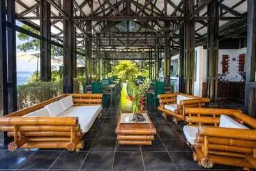 ホテル Tiki Villas Rainforest Lodge & Spa
