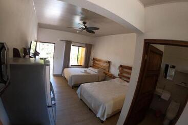 Hotelli Cabinas El Colibri