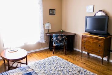 Hotel La Villa Rivermead