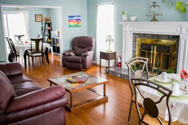 Hotel La Villa Rivermead