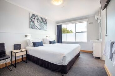 Отель Nightcap At Carlyle