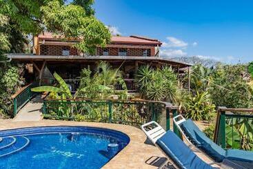 Villa Mango B&b