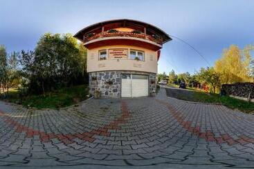 Aamiaismajoitus (B&B) Pensiunea Moldovan