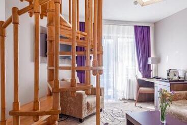 בית מלון כפרי Miruna   New Belvedere