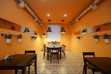 Apelsin Hotel At Akademicheskaya