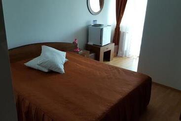 Hotel Pensiune Restaurant Avangarde