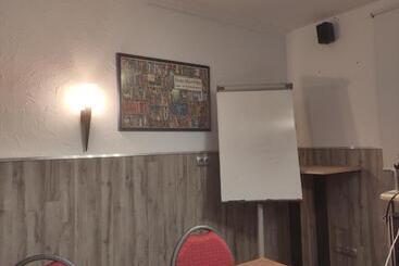 酒店 Zur Post   Hülchrath