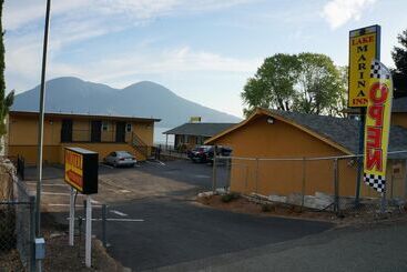 Hotelli Lake Marina Inn