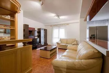 U Hotel Darío Lugo