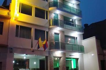 Apartahotel Vincent Suites