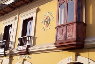 Hotell San Ignacio Plaza