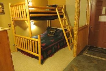 Hotel Three Seasons Condo