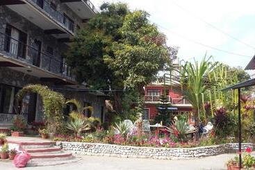 هتل Trekkers Lodge