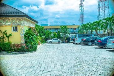 هتل Checkinn Signature Abuja