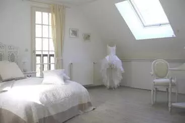 تختخواب و صبحانه Chambres D'hôtes Et Table D'hôtes L'intemporelle
