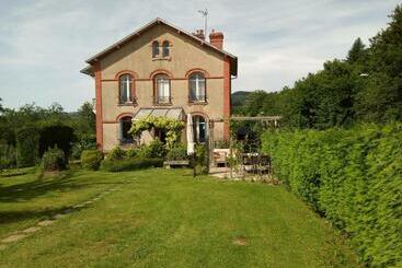 مبيت وإفطار La Maison Du Marchand