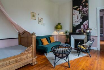 Bed and Breakfast H De Surgères