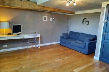 مبيت وإفطار La Grange