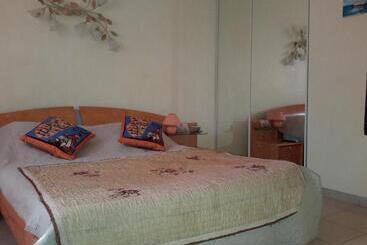 ベッドアンドブレックファースト La Maison De Jenny