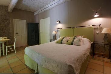 Château Catherine De Montgolfier B&b Et Gites