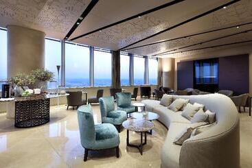 هتل Eurostars Torre Sevilla