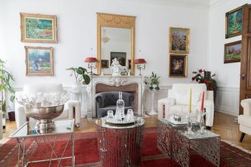 Bed and Breakfast La Villa De La Paix