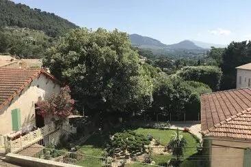 تختخواب و صبحانه La Maison Des Remparts