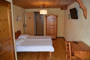 בית מלון כפרי Hôtel Alpis Cottia