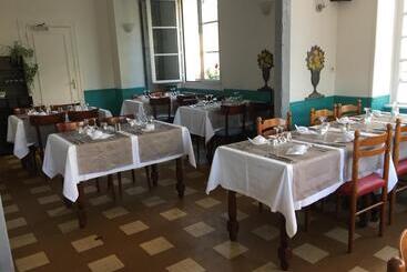 ホテル Hôtel Du Cygne