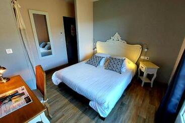 فندق Hôtel Les Hauts De Mourèze