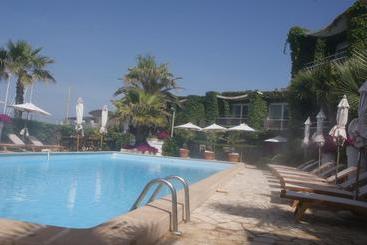 Hotel Hôtel Azur Bord De Mer