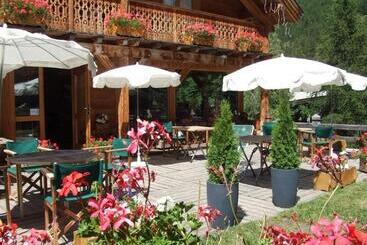 هتل Chalet Hôtel L Ecureuil