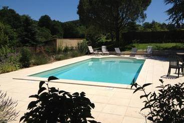 Hotel Logis Hôtel Restaurant La Bastide