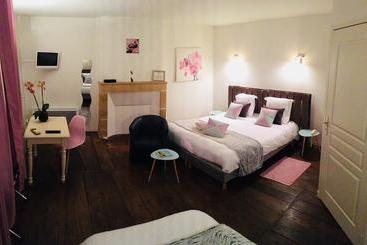 ホテル Logis Hôtel La Châtellenie