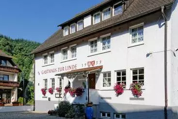 ホテル Gasthaus Zur Linde