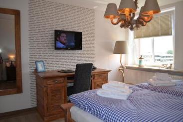 Bernstein Hotel Bootshaus