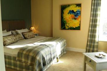 Bed and Breakfast Keats Cottage